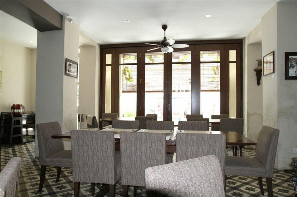Campbell House 4* George Town