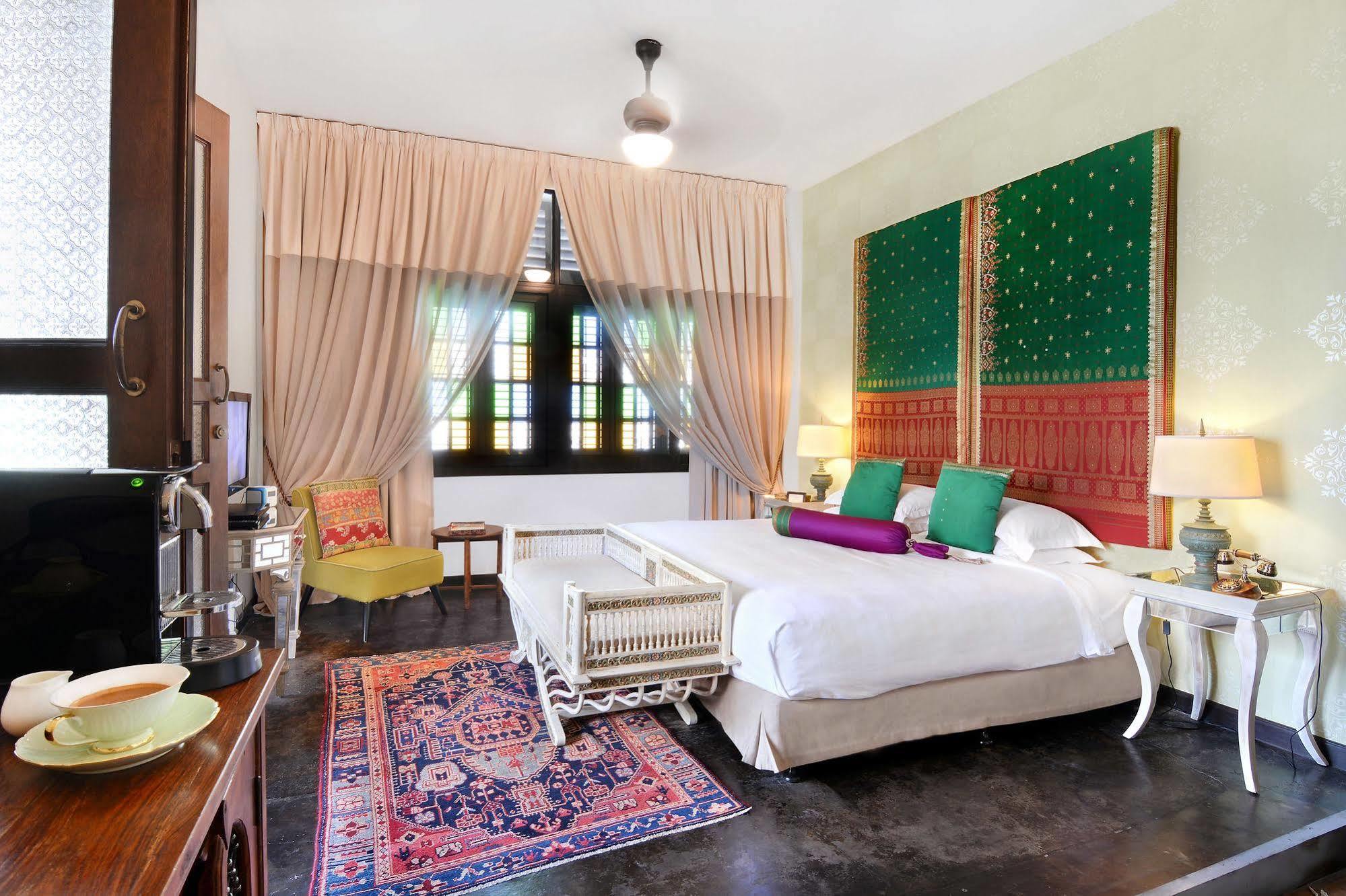 Campbell House 4* George Town
